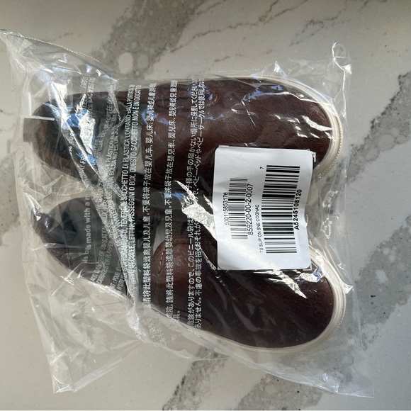 Slide on Shoe - Picture 2 of 2